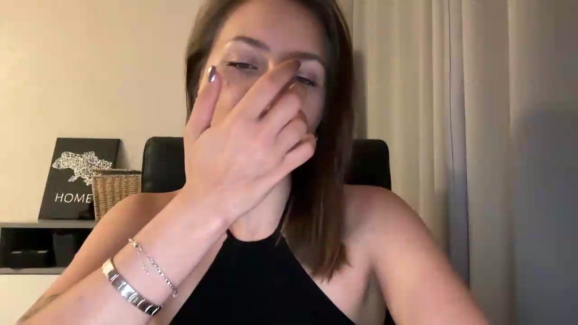 Gallery image thumbnail from Di_Pearl's myfreecams stream on, 08/12/2026, 22:14 image 12 of 20