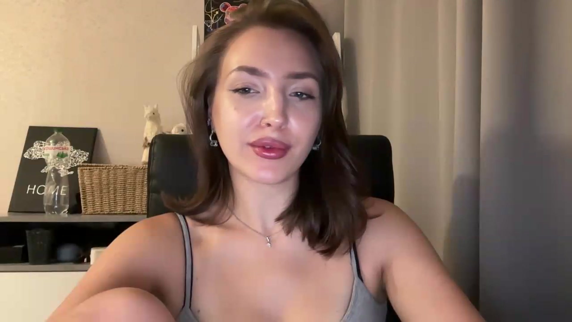 Gallery image thumbnail from Di_Pearl's myfreecams stream on, 08/15/2026, 22:05 image 17 of 20