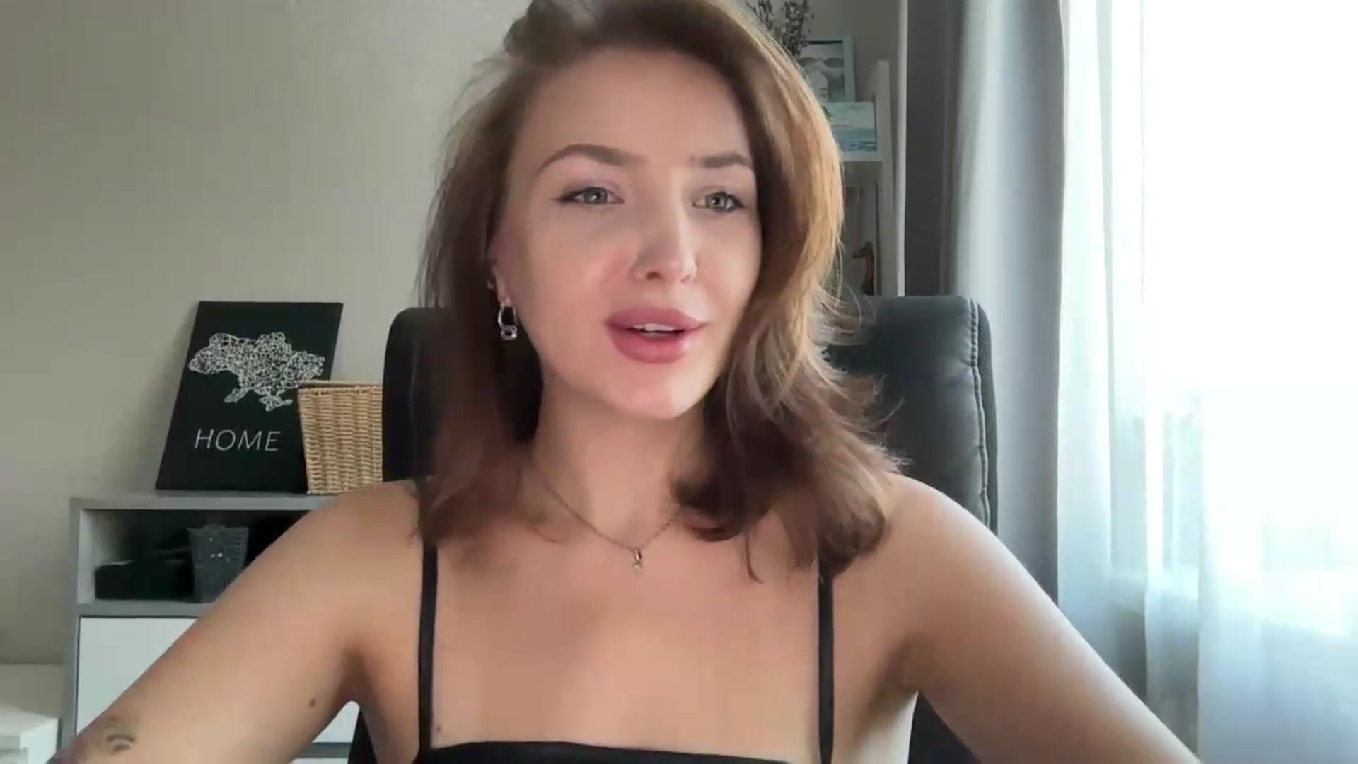 Gallery image thumbnail from Di_Pearl's myfreecams stream on, 08/16/2026, 14:47 image 14 of 20