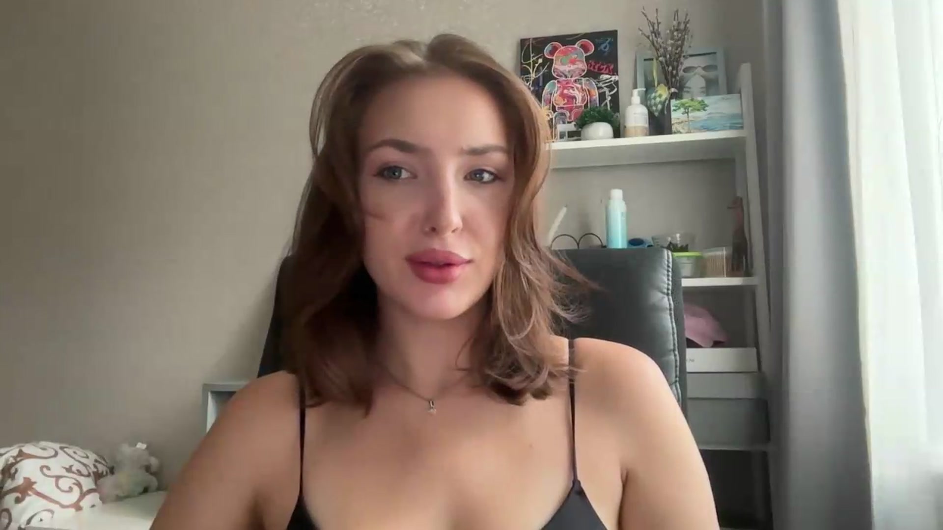 Gallery image thumbnail from Di_Pearl's myfreecams stream on, 08/17/2026, 13:15 image 13 of 20