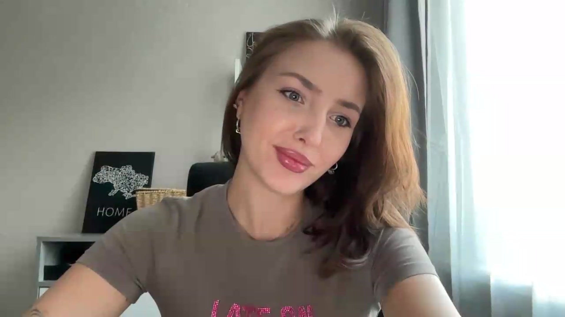 Gallery image thumbnail from Di_Pearl's myfreecams stream on, 08/19/2026, 14:20 image 19 of 20