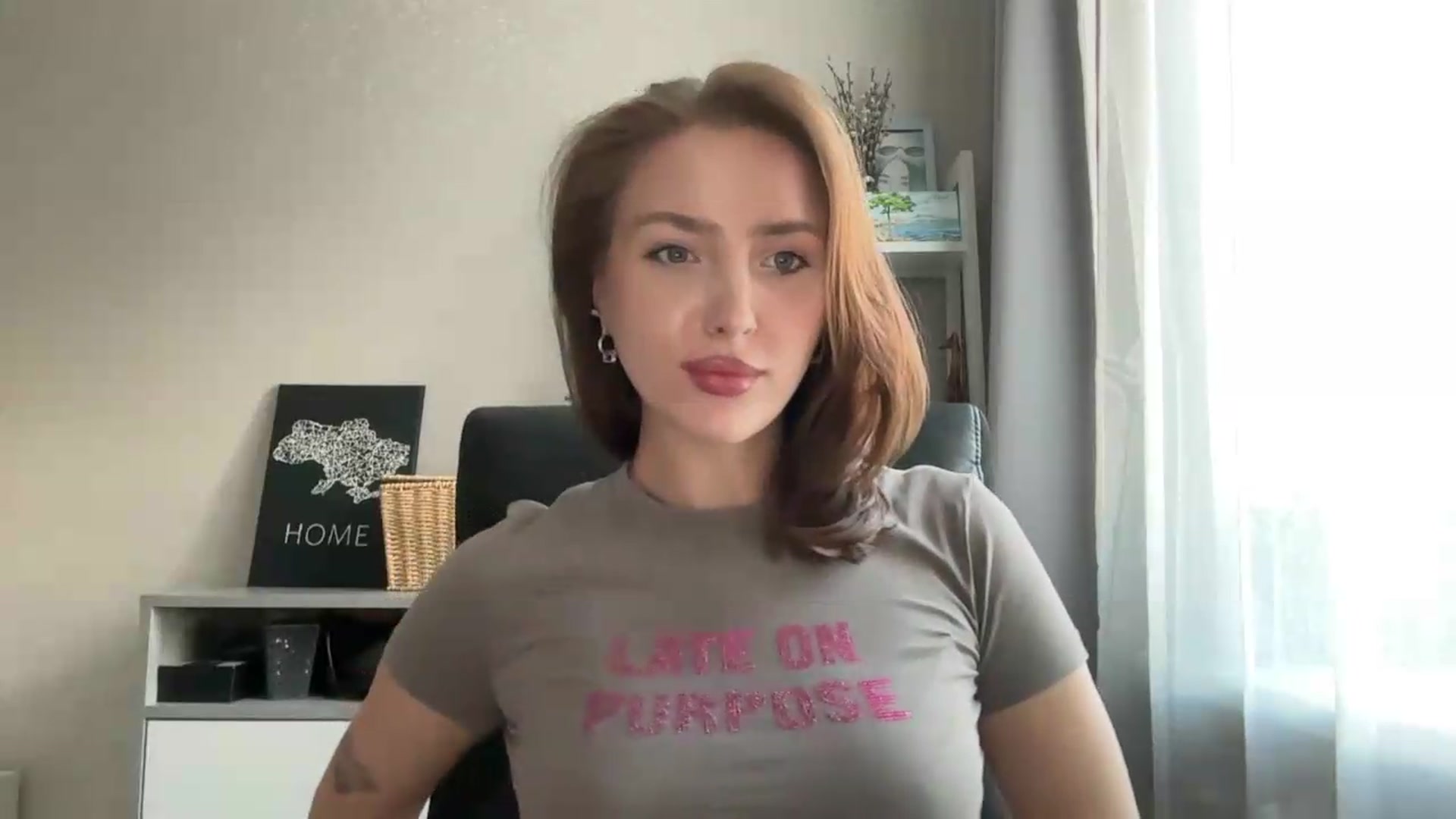 Gallery image thumbnail from Di_Pearl's myfreecams stream on, 08/19/2026, 14:20 image 18 of 20