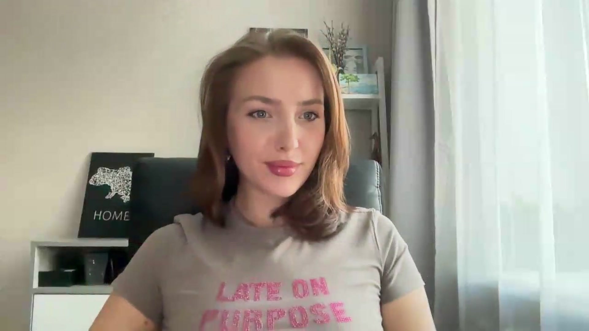 Gallery image thumbnail from Di_Pearl's myfreecams stream on, 08/19/2026, 14:20 image 16 of 20