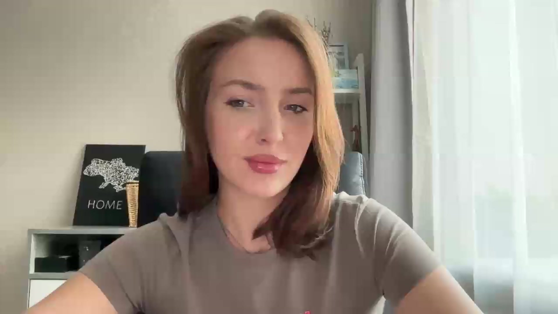 Gallery image thumbnail from Di_Pearl's myfreecams stream on, 08/19/2026, 14:20 image 13 of 20