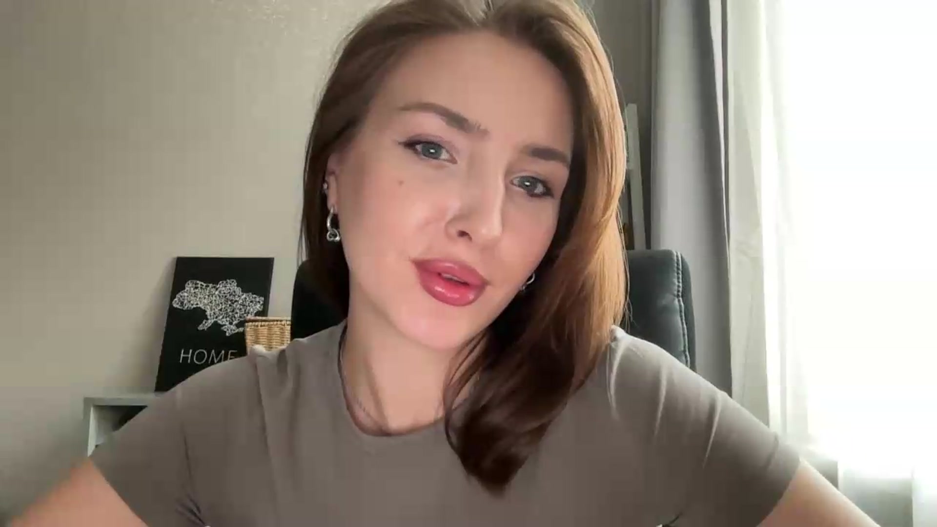 Gallery image thumbnail from Di_Pearl's myfreecams stream on, 08/19/2026, 15:49 image 3 of 20