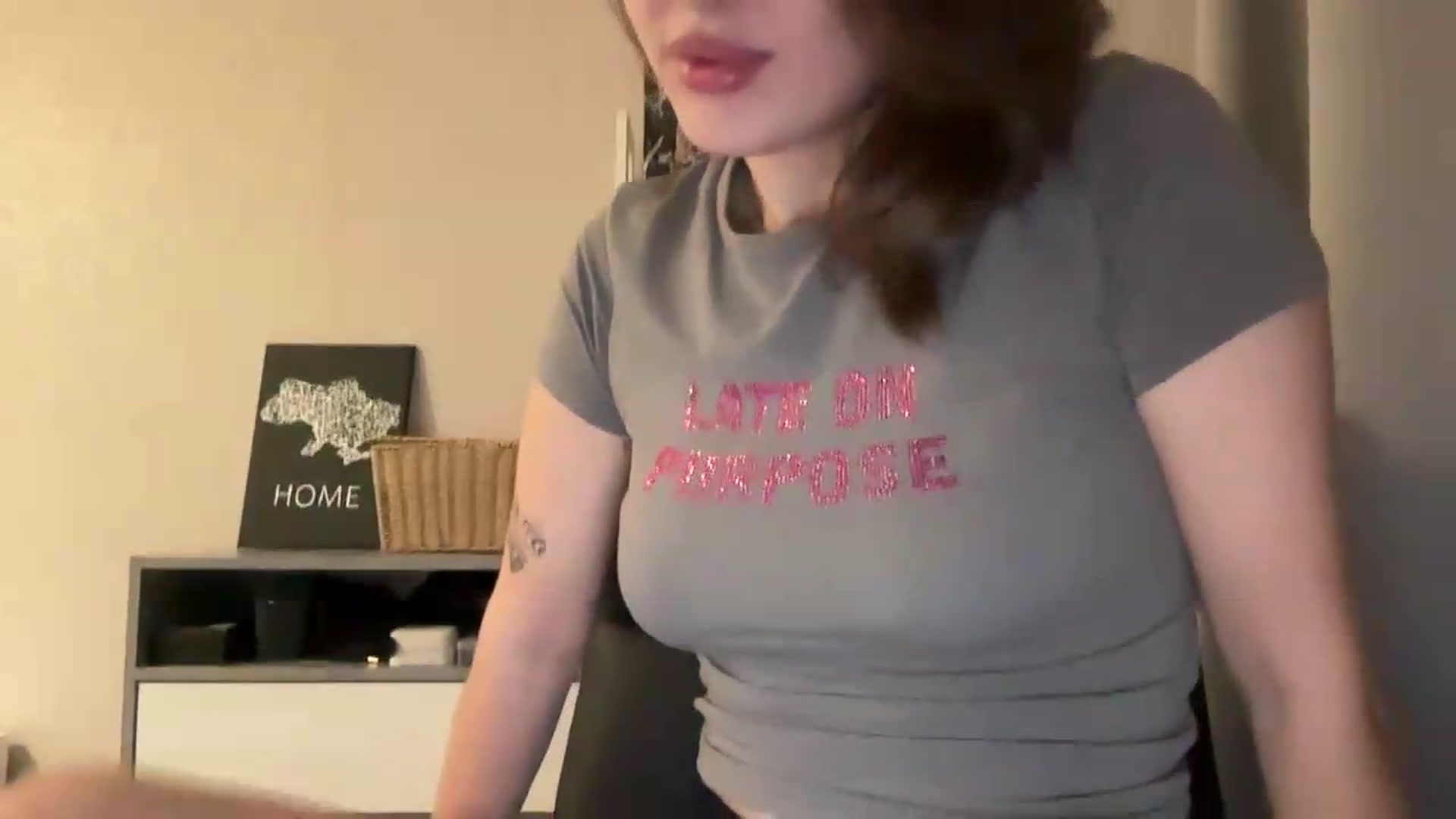 Gallery image thumbnail from Di_Pearl's myfreecams stream on, 08/19/2026, 22:37 image 12 of 20