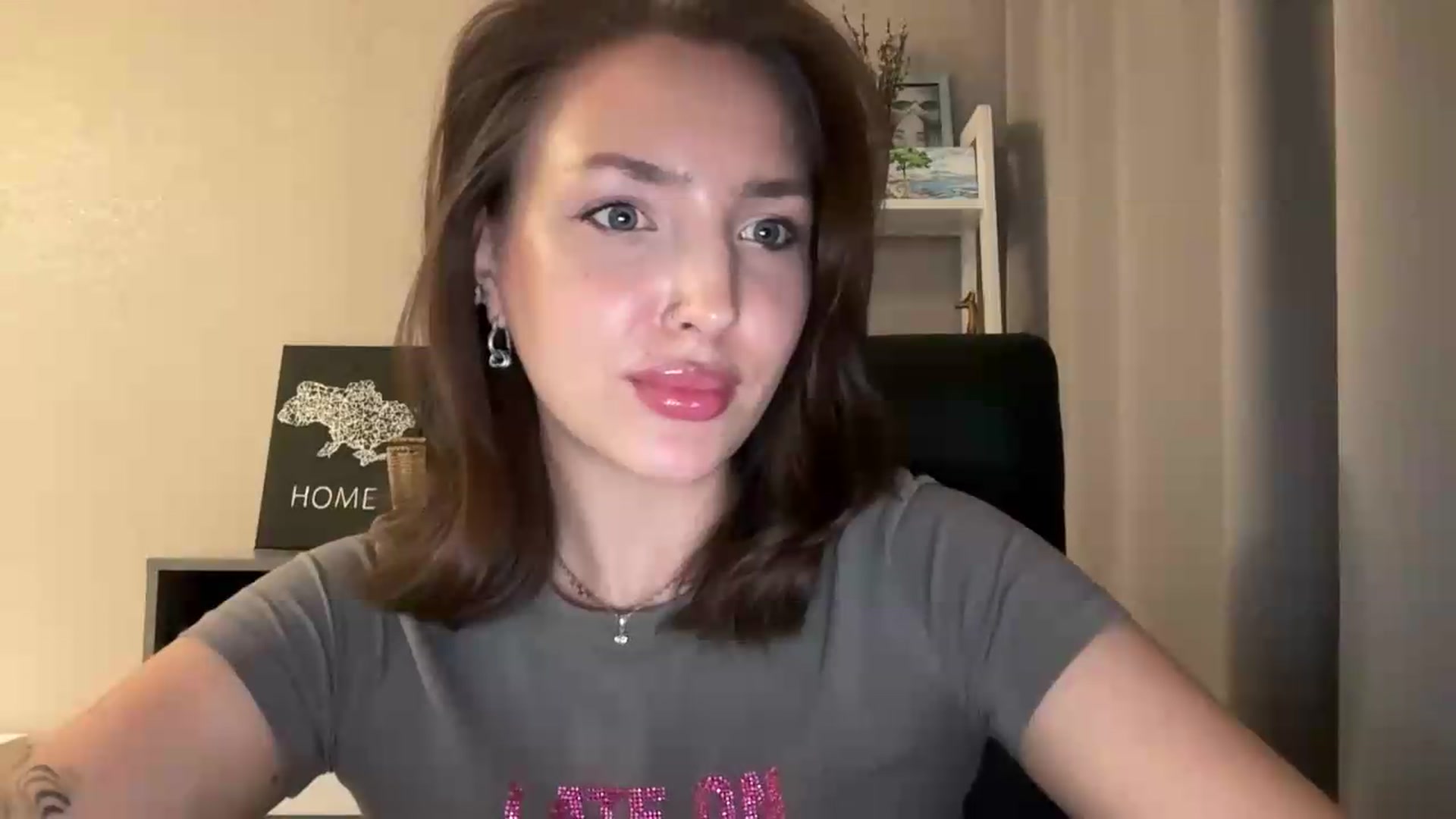 Gallery image thumbnail from Di_Pearl's myfreecams stream on, 08/19/2026, 22:37 image 6 of 20