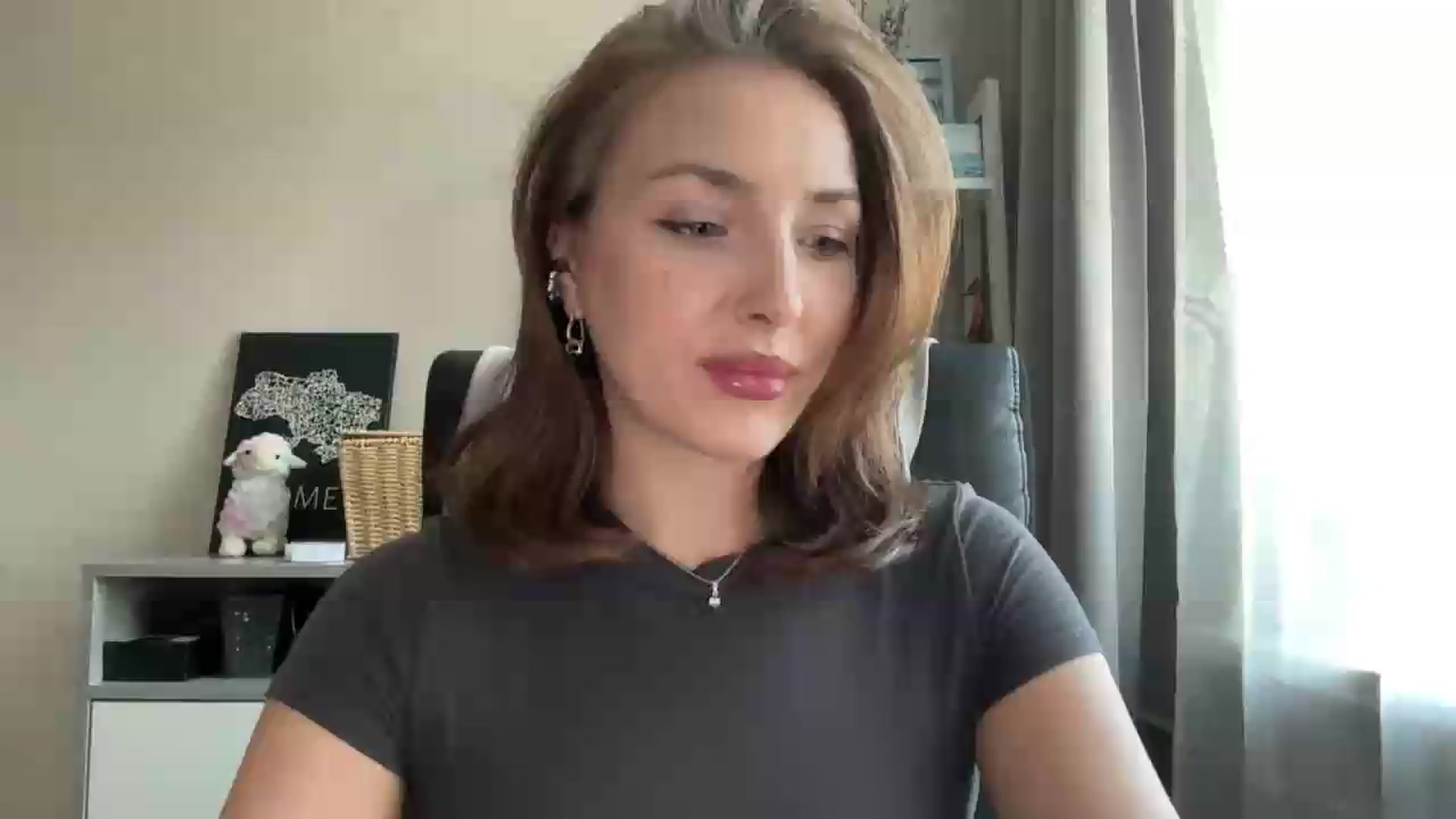 Gallery image thumbnail from Di_Pearl's myfreecams stream on, 08/20/2026, 13:35 image 2 of 20
