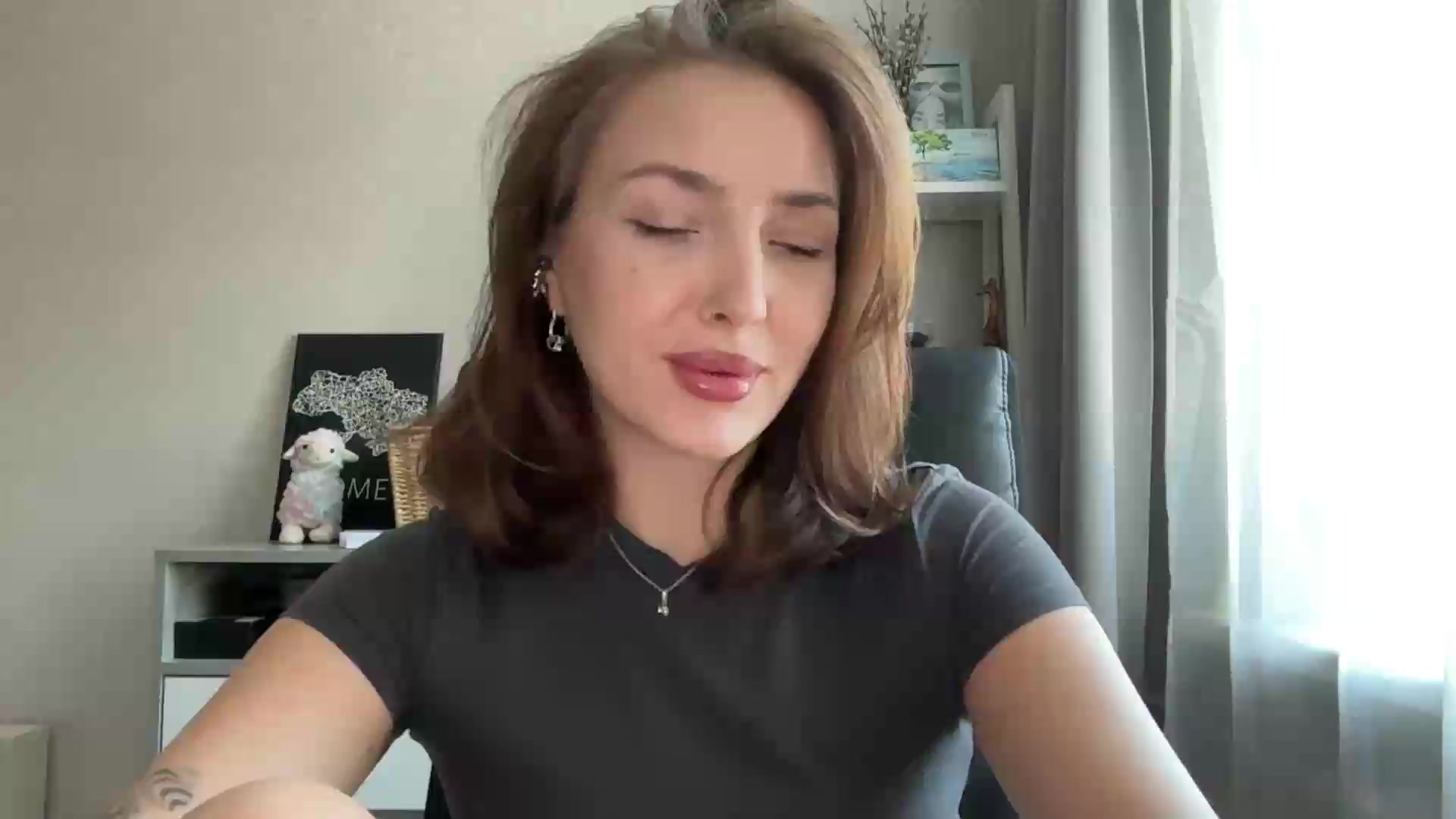 Gallery image thumbnail from Di_Pearl's myfreecams stream on, 08/20/2026, 13:35 image 11 of 20