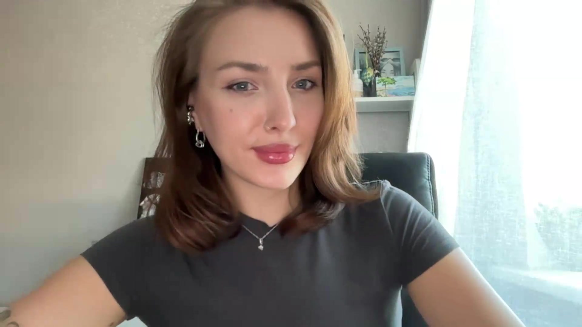 Gallery image thumbnail from Di_Pearl's myfreecams stream on, 08/20/2026, 15:08 image 12 of 20