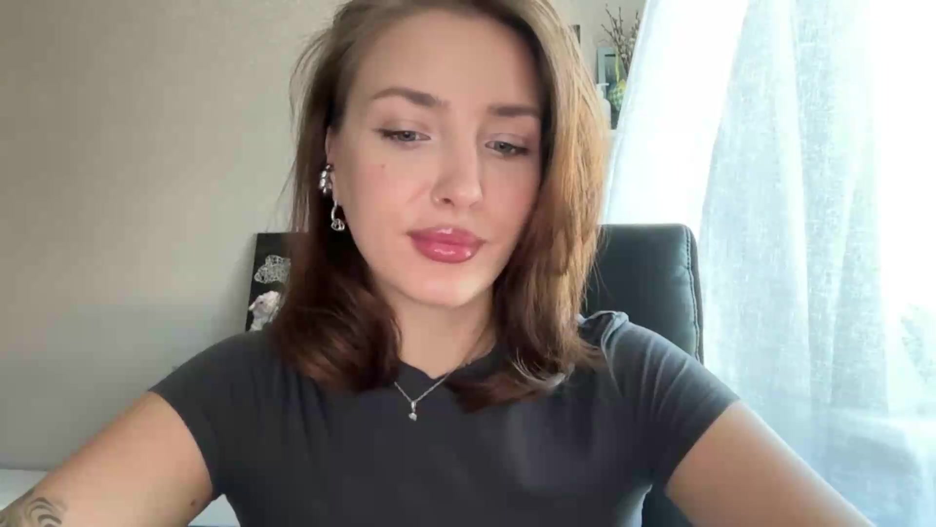 Gallery image thumbnail from Di_Pearl's myfreecams stream on, 08/20/2026, 15:08 image 8 of 20