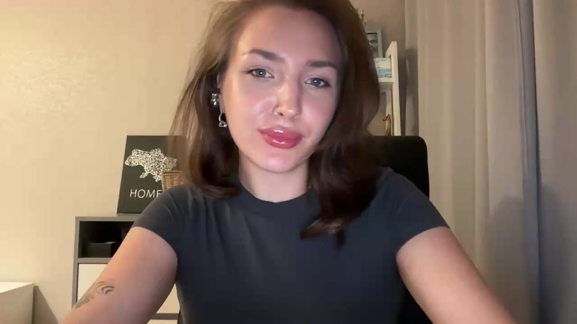 Gallery image thumbnail from Di_Pearl's myfreecams stream on, 08/20/2026, 20:12 image 16 of 20