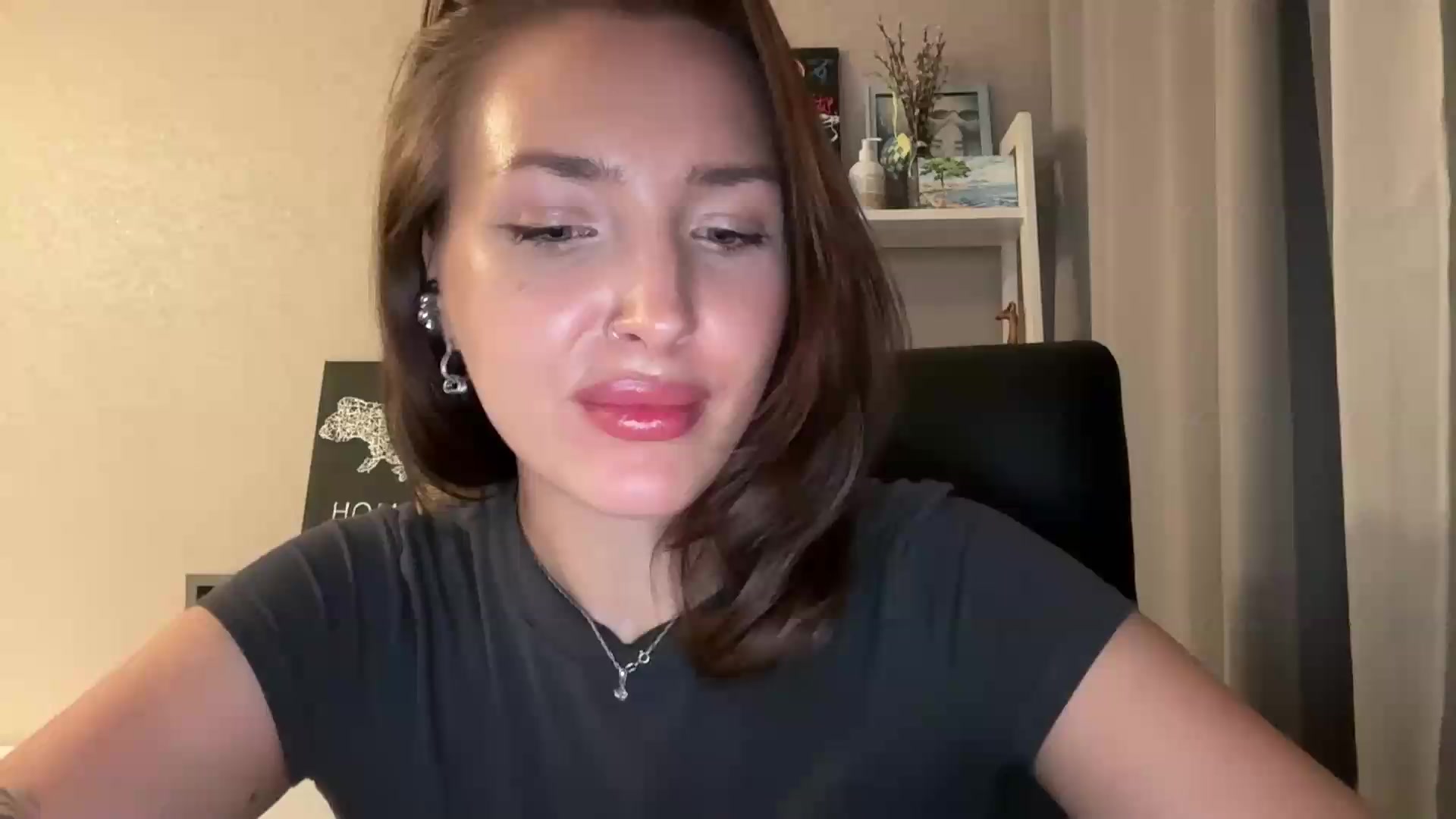 Gallery image thumbnail from Di_Pearl's myfreecams stream on, 08/20/2026, 22:20 image 19 of 20