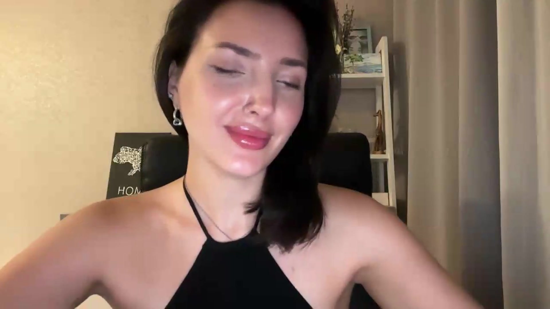 Gallery image thumbnail from Di_Pearl's myfreecams stream on, 08/21/2026, 19:47 image 12 of 20