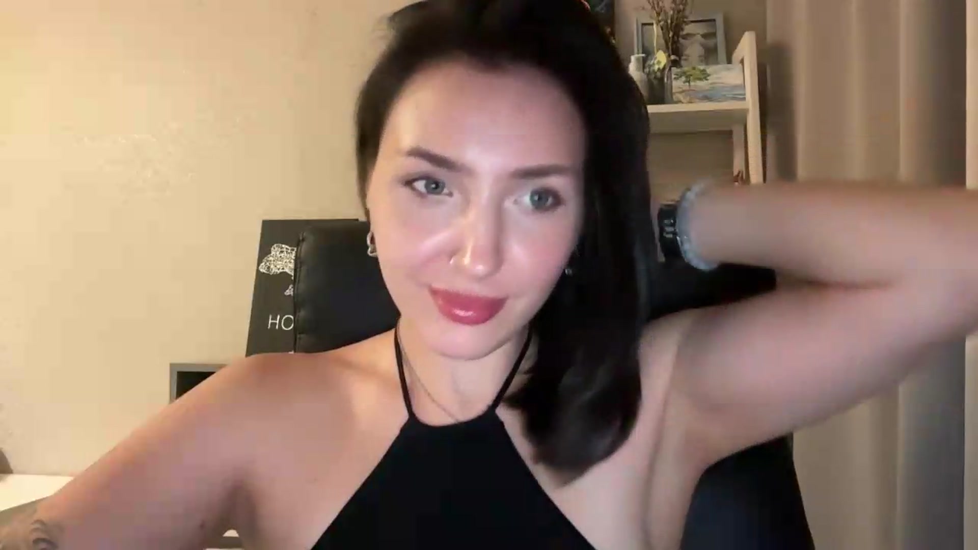 Gallery image thumbnail from Di_Pearl's myfreecams stream on, 08/21/2026, 19:47 image 4 of 20