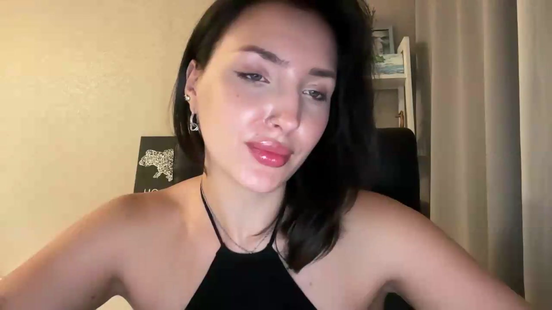 Gallery image thumbnail from Di_Pearl's myfreecams stream on, 08/21/2026, 19:47 image 19 of 20