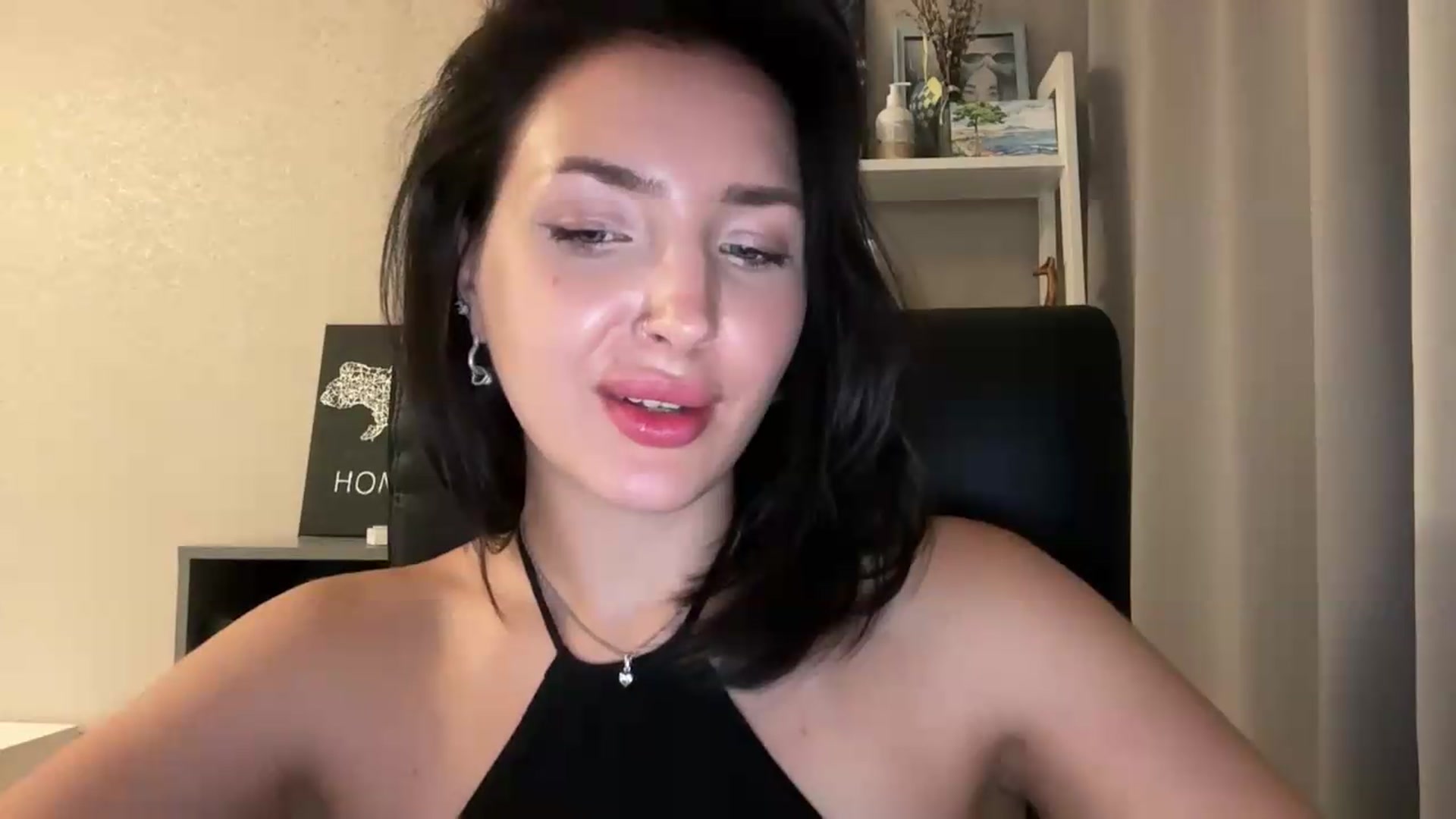 Gallery image thumbnail from Di_Pearl's myfreecams stream on, 08/21/2026, 21:22 image 10 of 20