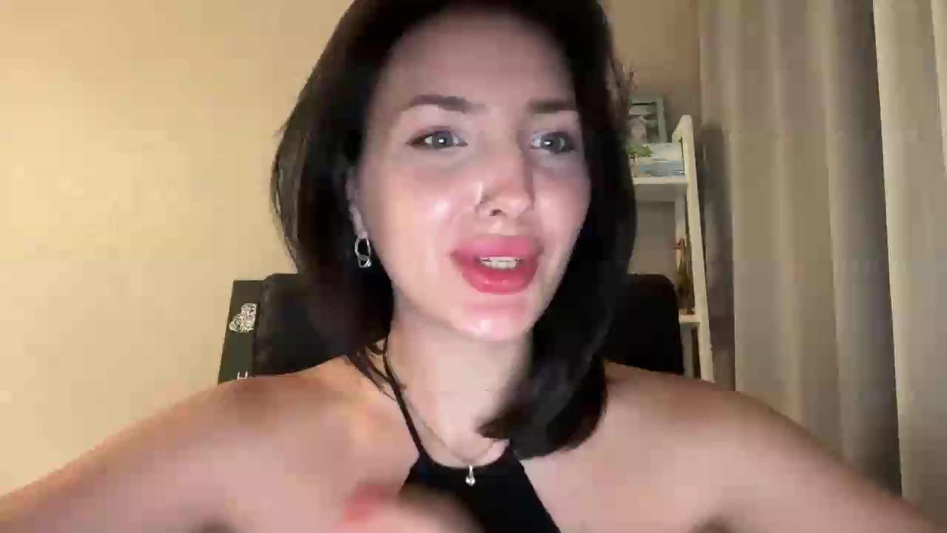 Gallery image thumbnail from Di_Pearl's myfreecams stream on, 08/21/2026, 21:22 image 14 of 20