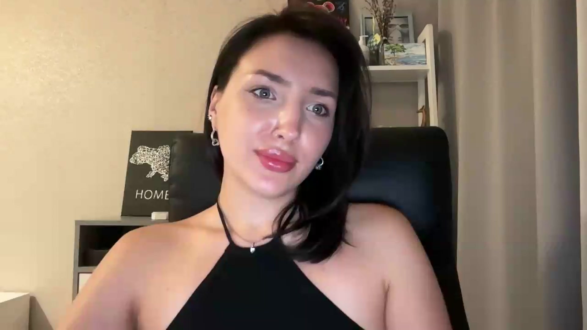 Gallery image thumbnail from Di_Pearl's myfreecams stream on, 08/21/2026, 21:22 image 2 of 20