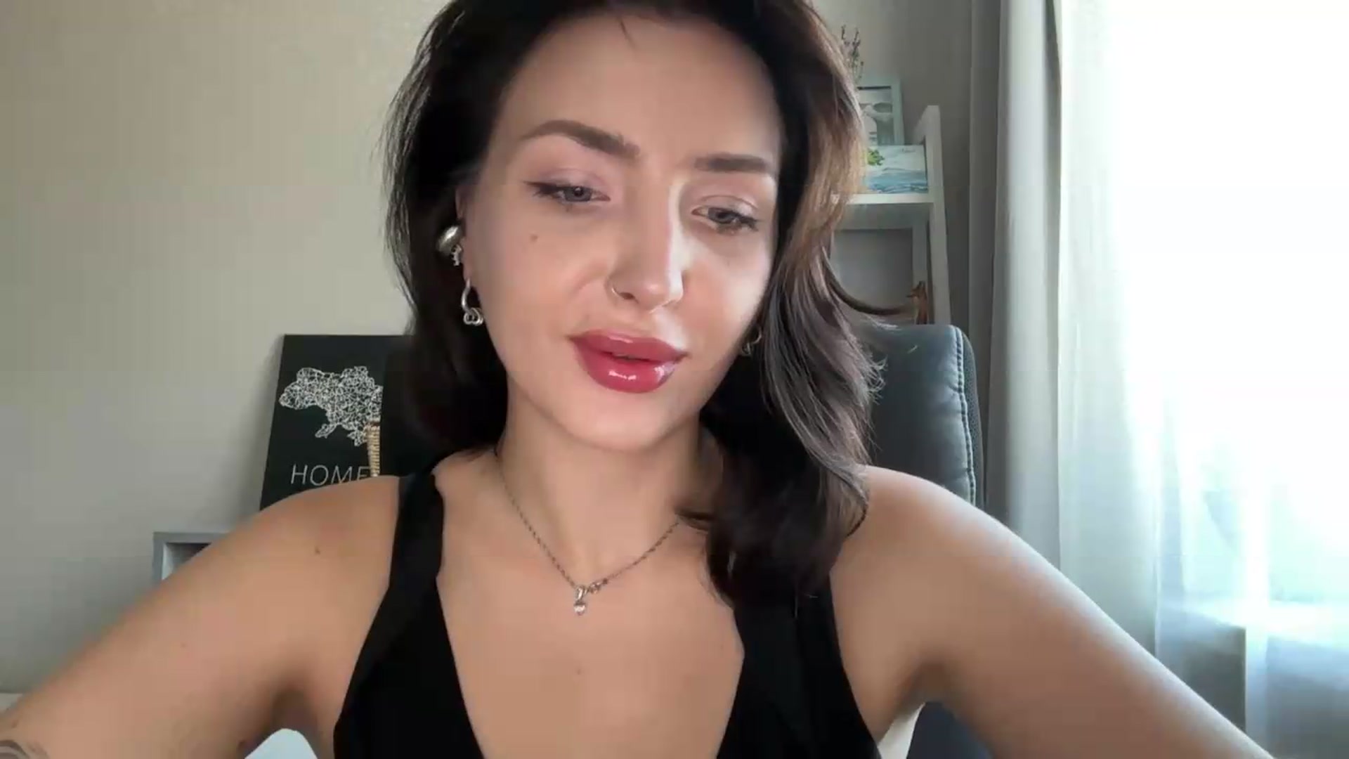 Gallery image thumbnail from Di_Pearl's myfreecams stream on, 08/22/2026, 15:16 image 2 of 20