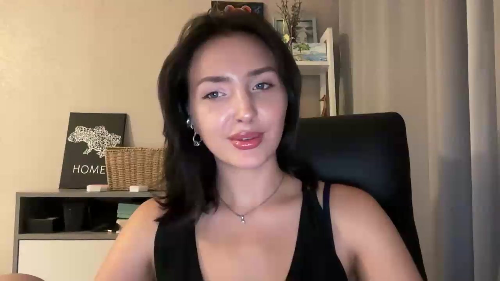 Gallery image thumbnail from Di_Pearl's myfreecams stream on, 08/22/2026, 22:08 image 8 of 20