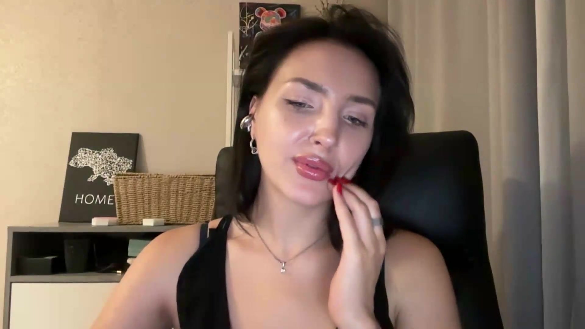 Gallery image thumbnail from Di_Pearl's myfreecams stream on, 08/22/2026, 22:08 image 11 of 20