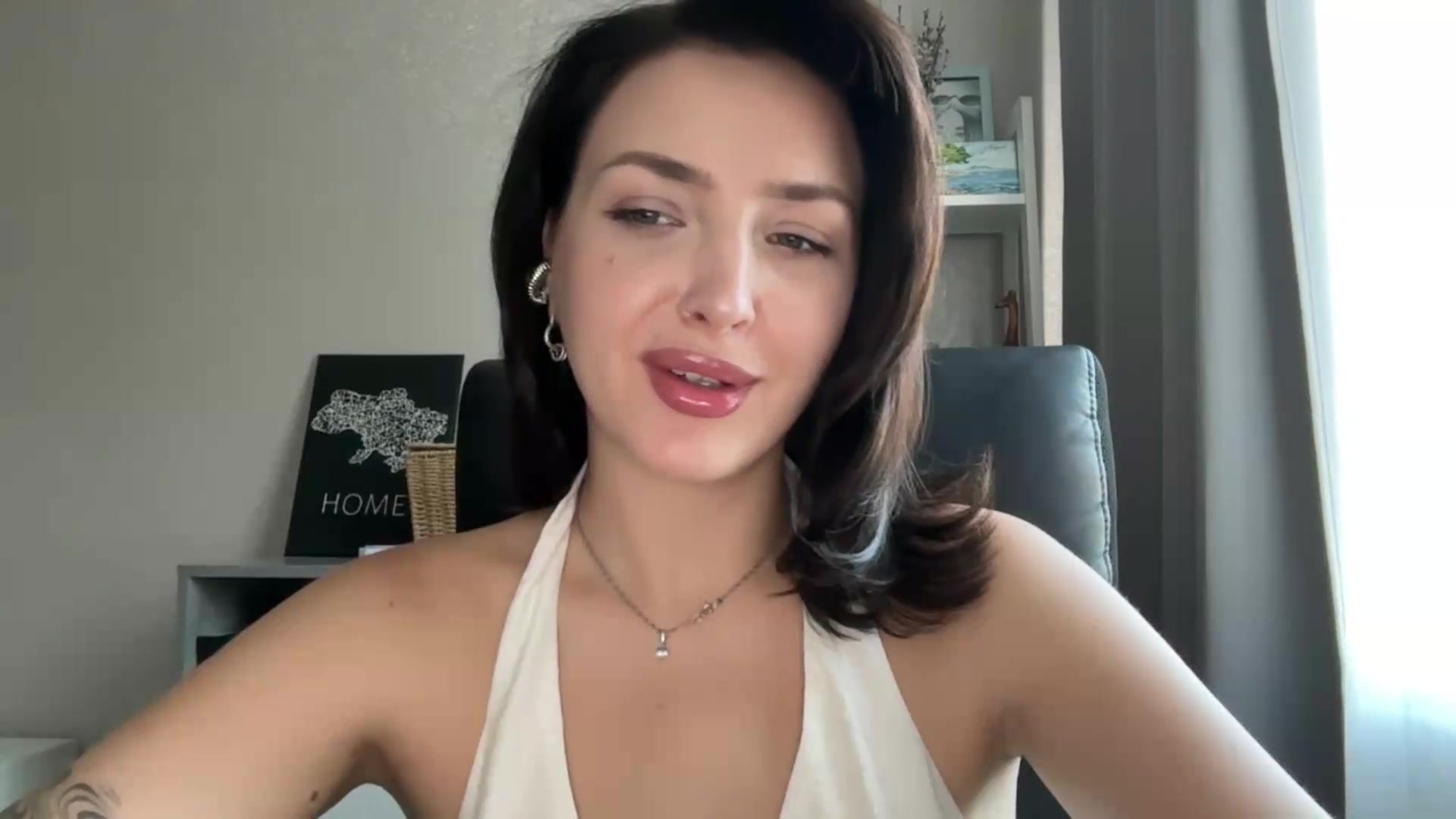 Gallery image thumbnail from Di_Pearl's myfreecams stream on, 08/23/2026, 15:34 image 12 of 20