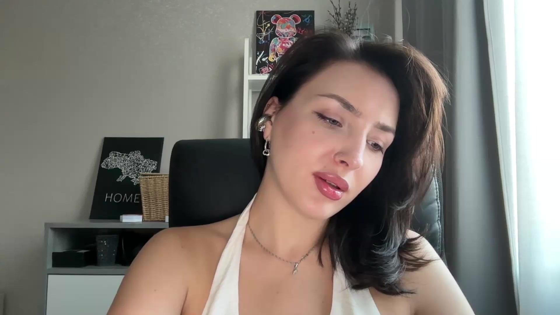 Gallery image thumbnail from Di_Pearl's myfreecams stream on, 08/23/2026, 15:34 image 19 of 20