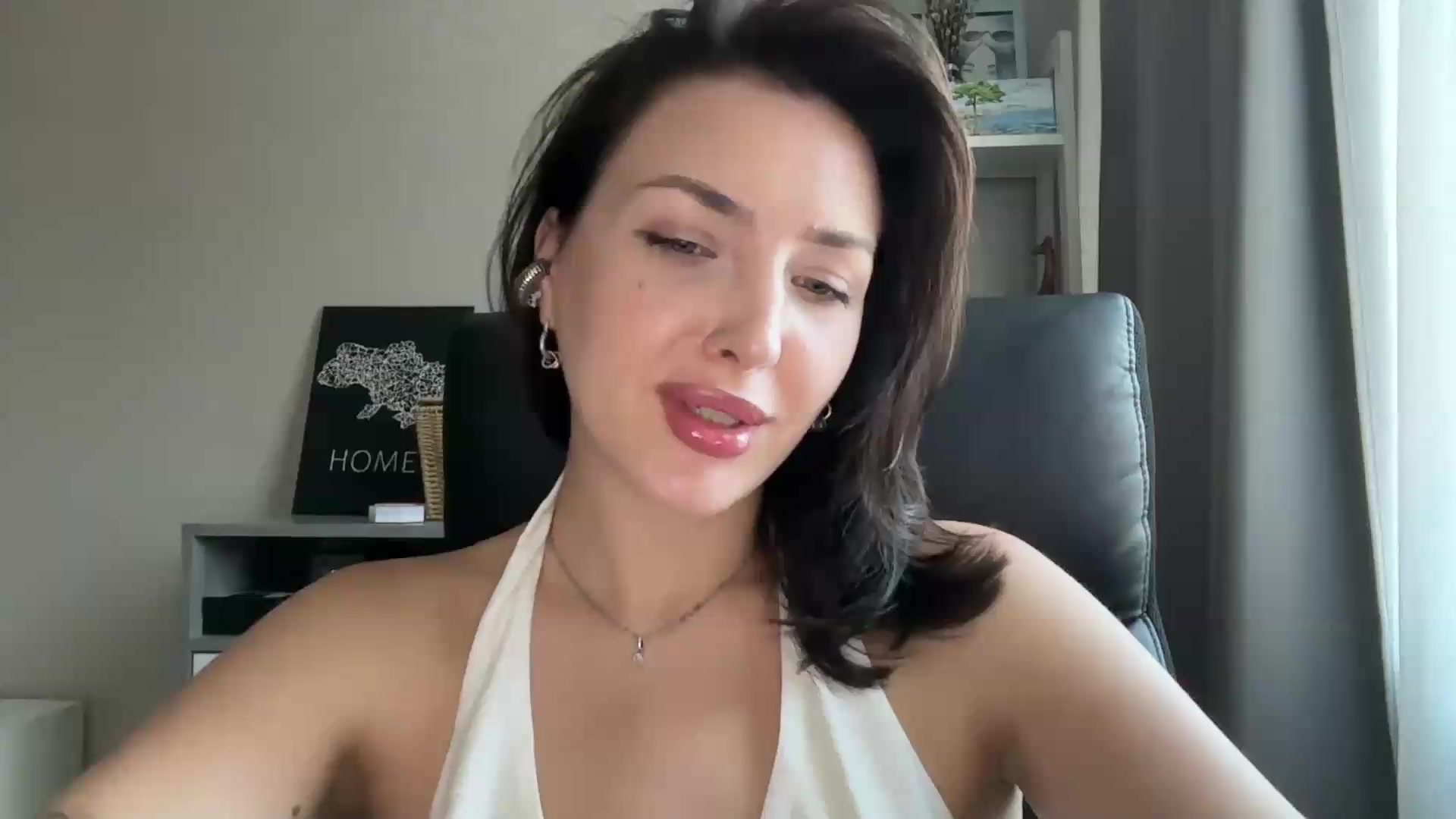 Gallery image thumbnail from Di_Pearl's myfreecams stream on, 08/23/2026, 15:34 image 15 of 20