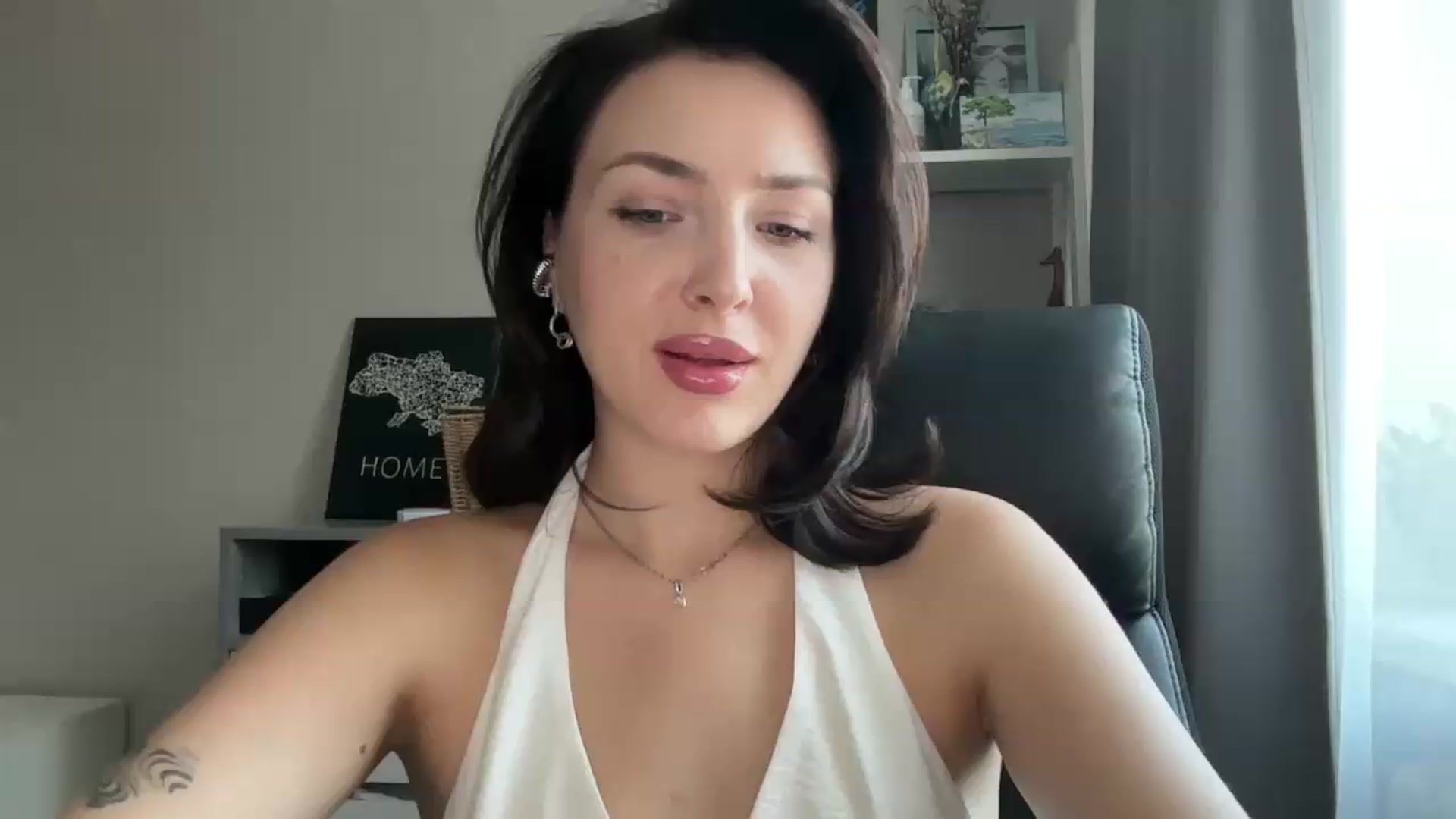 Gallery image thumbnail from Di_Pearl's myfreecams stream on, 08/23/2026, 15:34 image 8 of 20