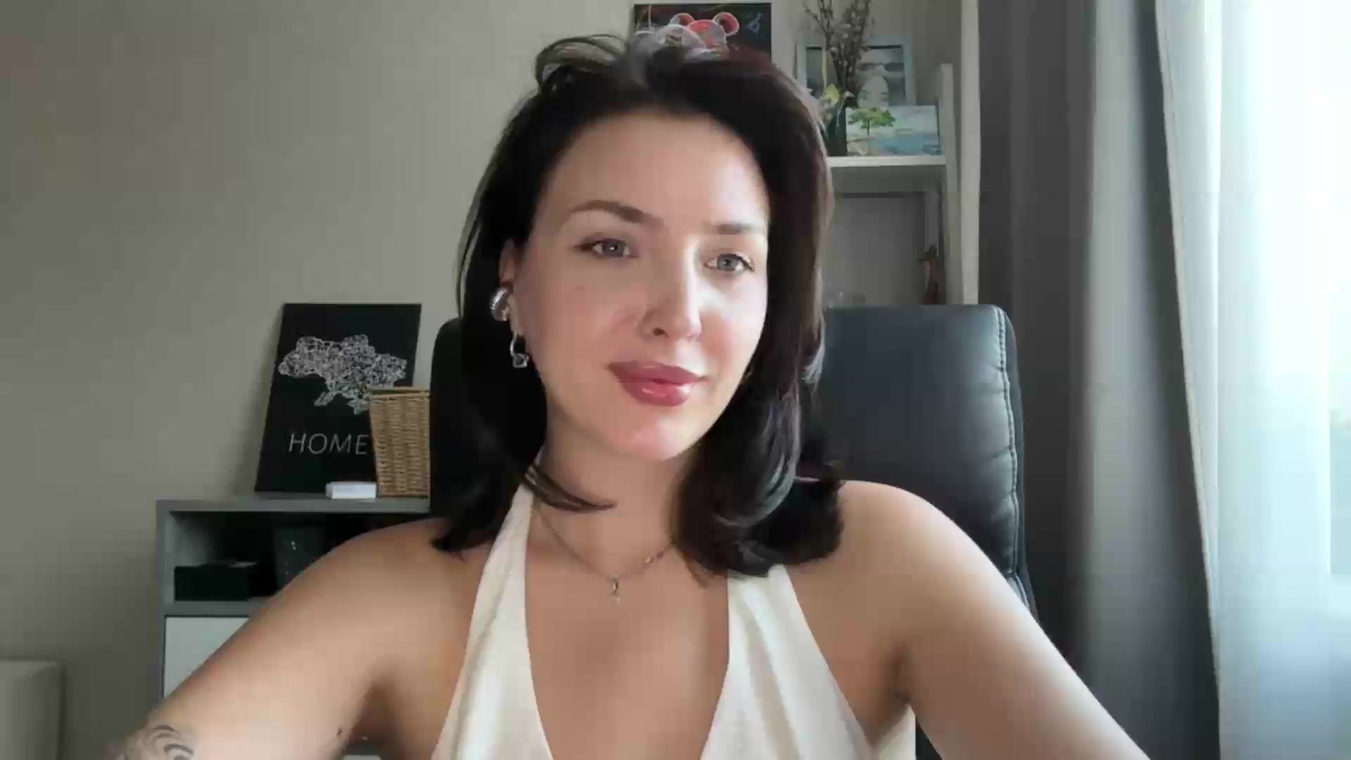Gallery image thumbnail from Di_Pearl's myfreecams stream on, 08/23/2026, 15:34 image 14 of 20