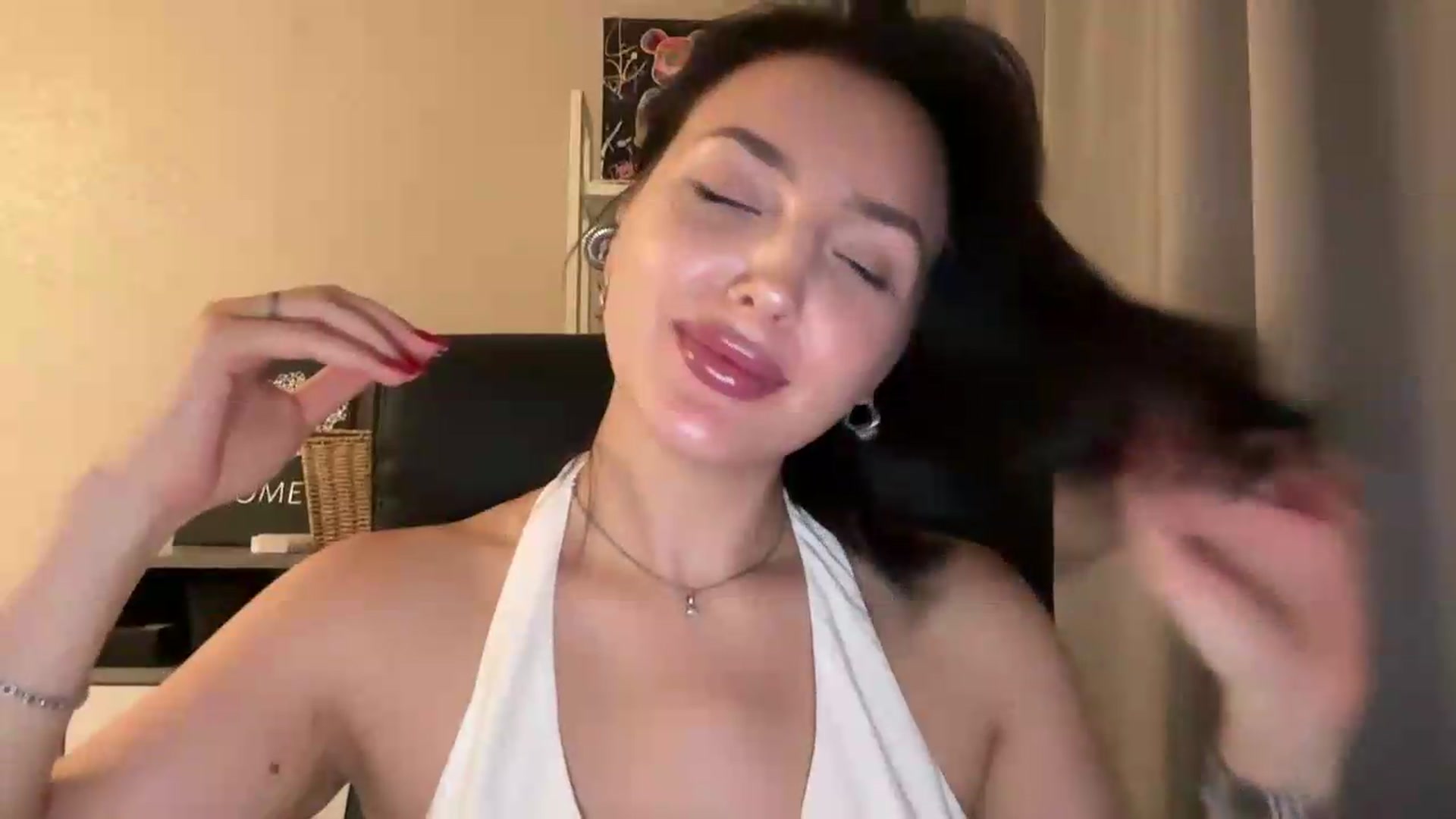 Gallery image thumbnail from Di_Pearl's myfreecams stream on, 08/23/2026, 22:05 image 4 of 20