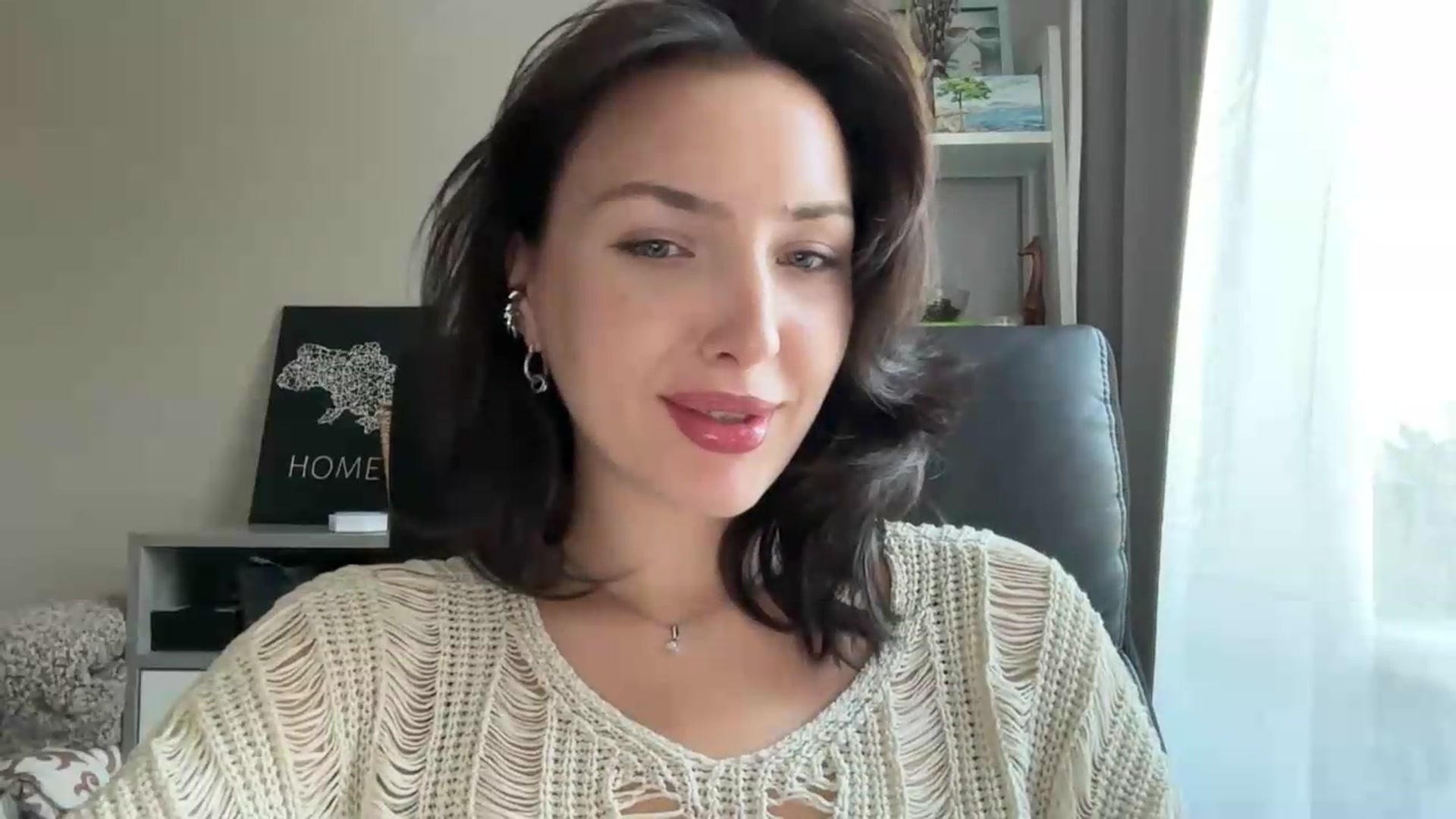 Gallery image thumbnail from Di_Pearl's myfreecams stream on, 08/25/2026, 14:12 image 14 of 20