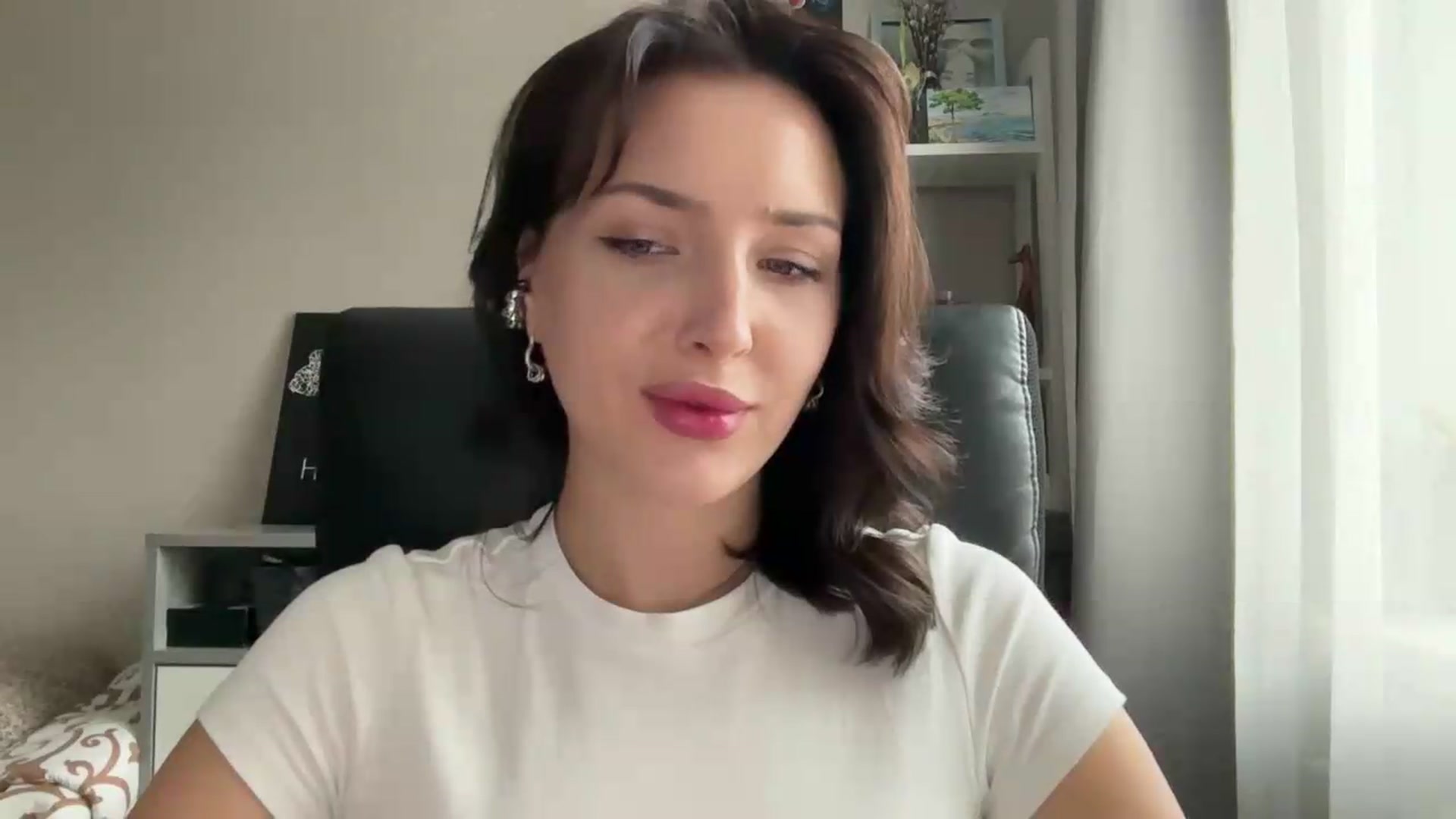Gallery image thumbnail from Di_Pearl's myfreecams stream on, 08/27/2026, 15:09 image 11 of 20