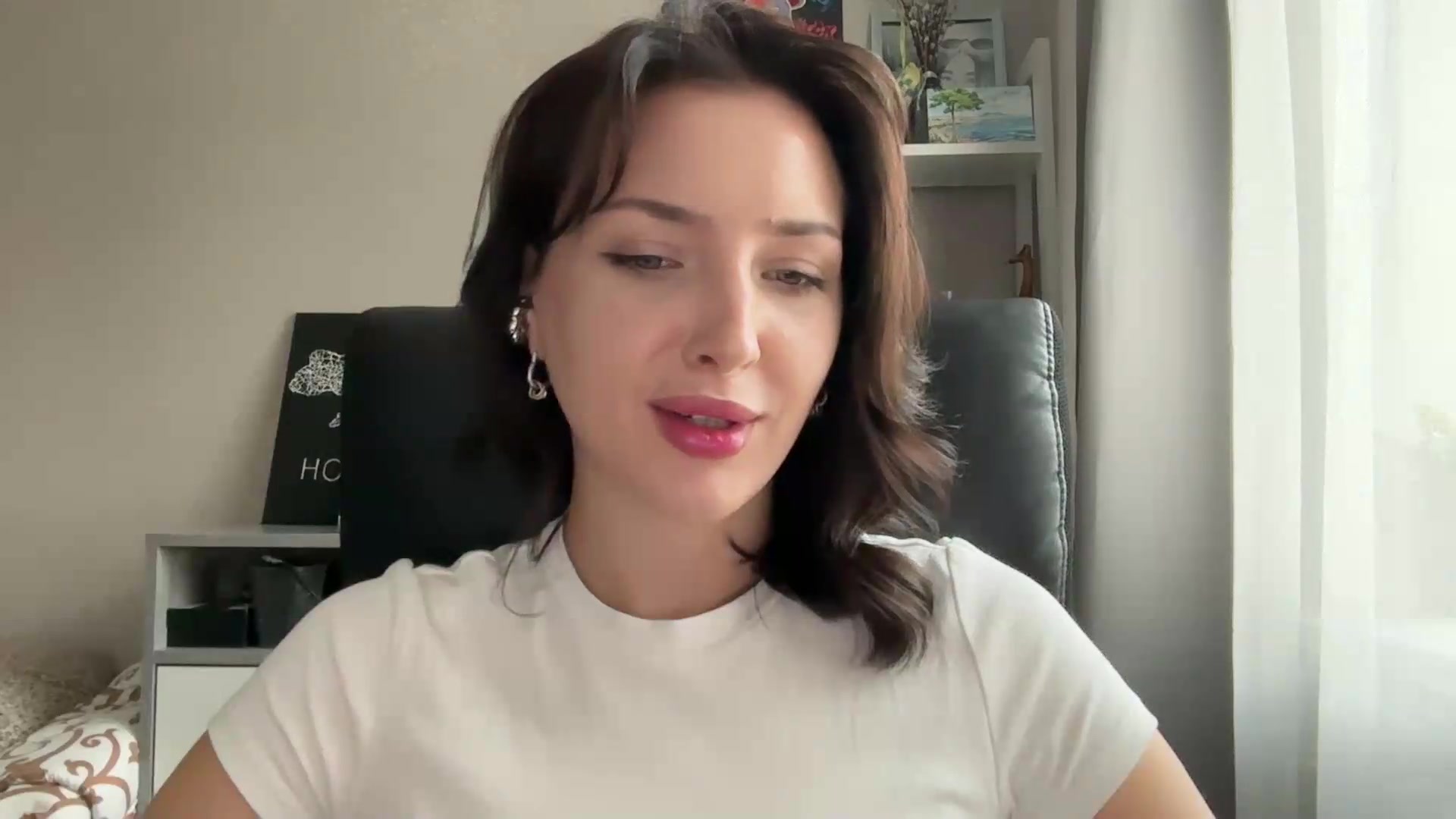 Gallery image thumbnail from Di_Pearl's myfreecams stream on, 08/27/2026, 15:09 image 12 of 20