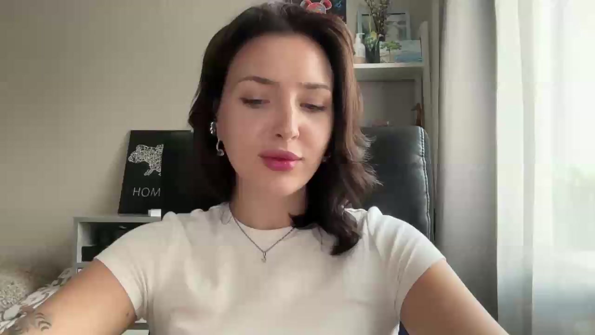 Gallery image thumbnail from Di_Pearl's myfreecams stream on, 08/27/2026, 15:09 image 8 of 20