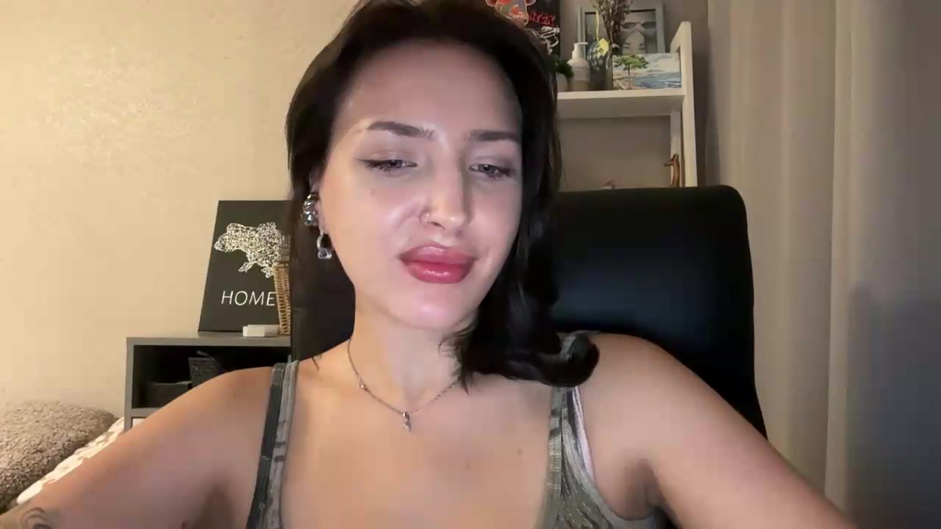 Gallery image thumbnail from Di_Pearl's myfreecams stream on, 08/27/2026, 22:30 image 12 of 20