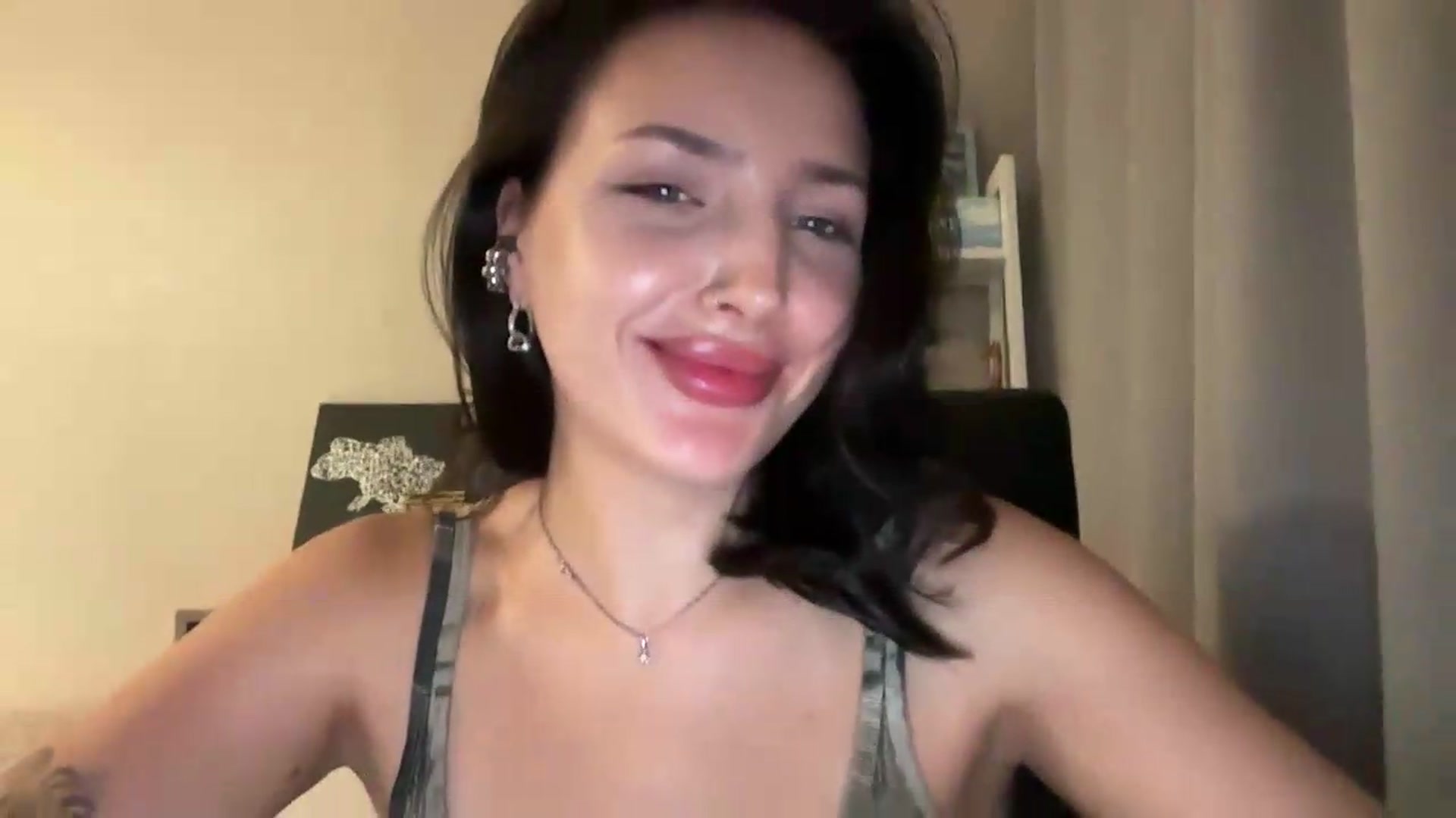 Gallery image thumbnail from Di_Pearl's myfreecams stream on, 08/27/2026, 22:30 image 18 of 20