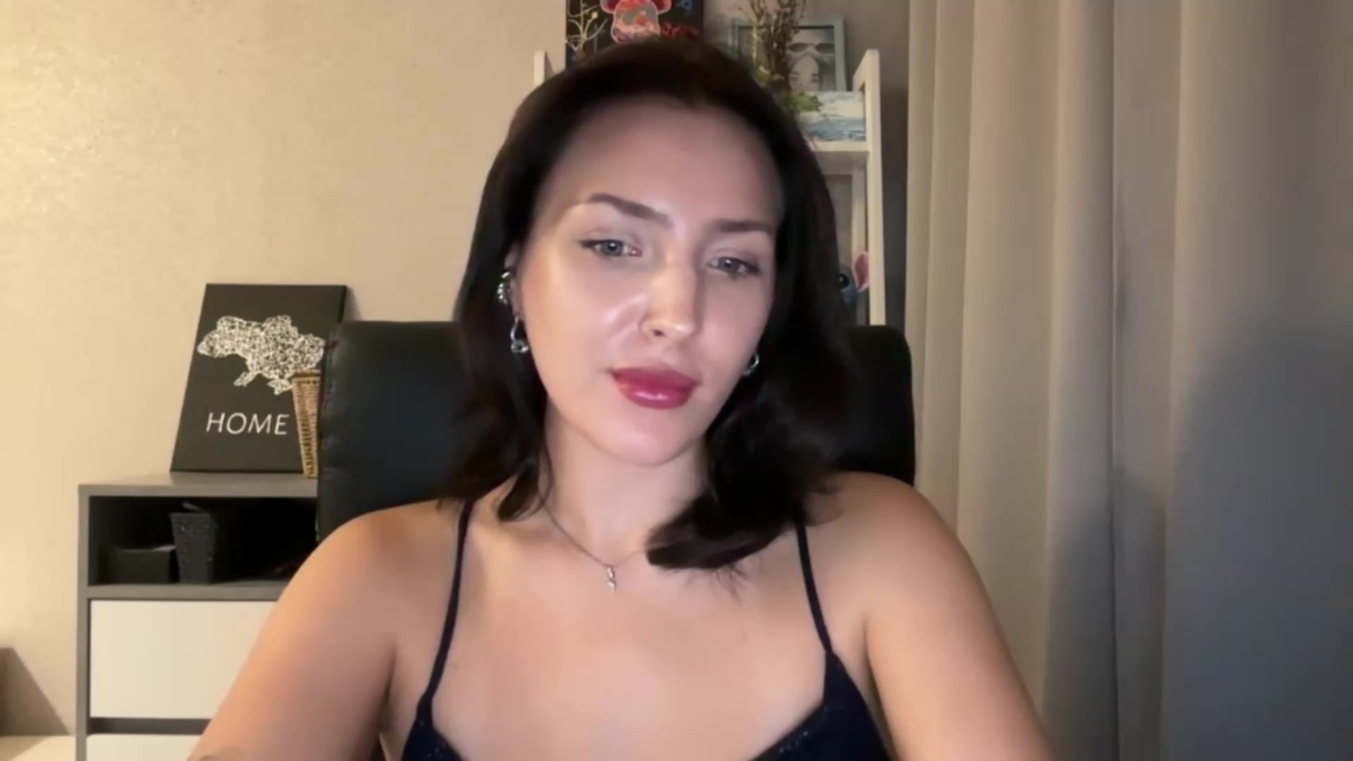 Gallery image thumbnail from Di_Pearl's myfreecams stream on, 08/28/2026, 20:12 image 9 of 20