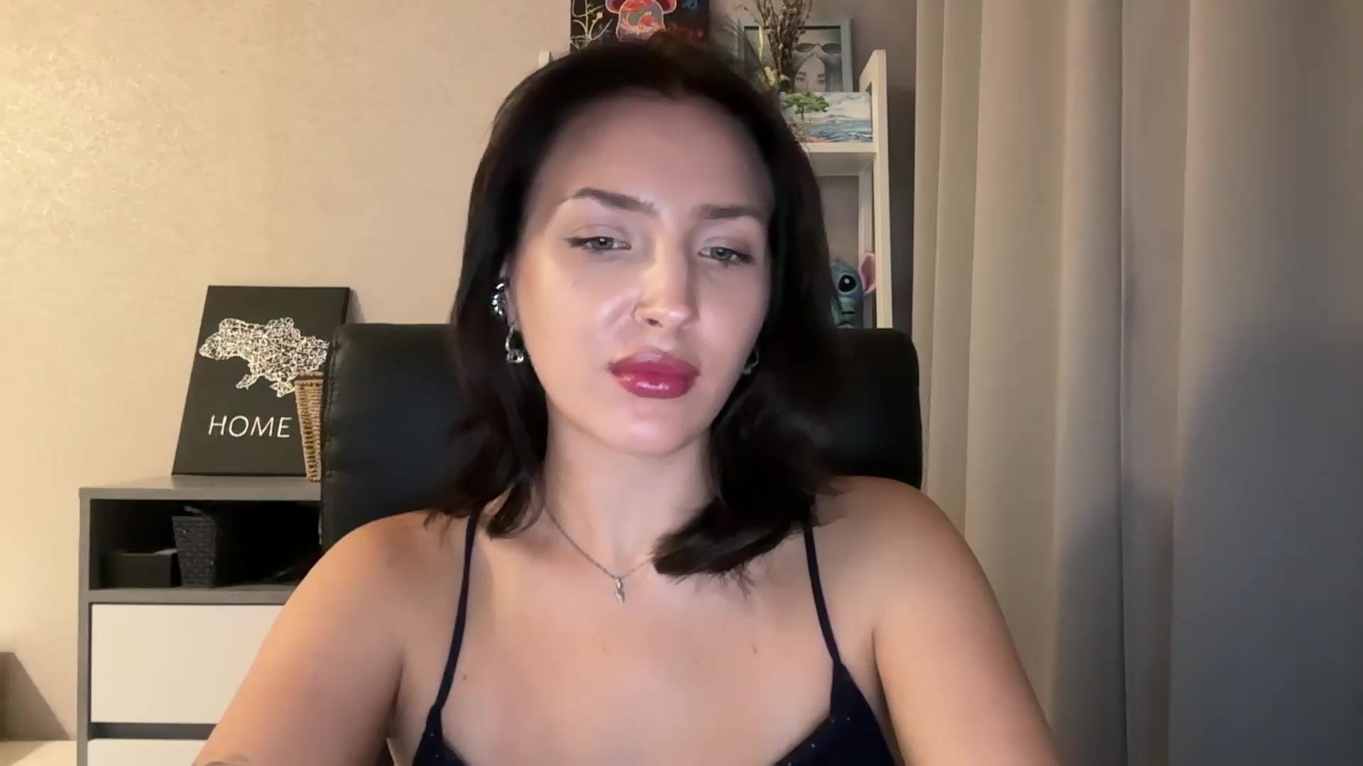 Gallery image thumbnail from Di_Pearl's myfreecams stream on, 08/28/2026, 20:12 image 10 of 20