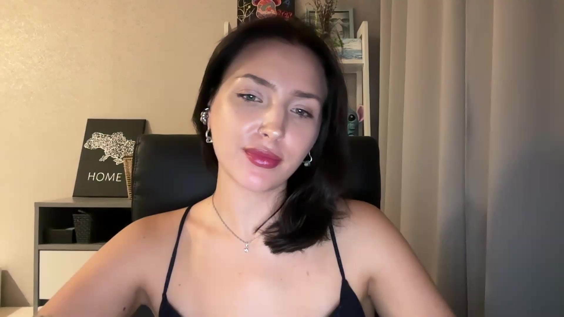 Gallery image thumbnail from Di_Pearl's myfreecams stream on, 08/28/2026, 20:12 image 19 of 20
