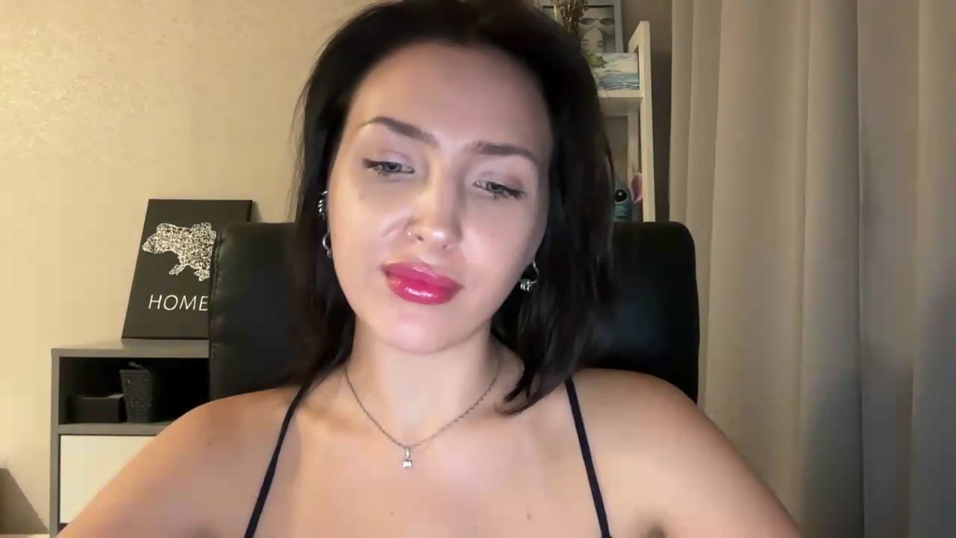 Gallery image thumbnail from Di_Pearl's myfreecams stream on, 08/28/2026, 22:22 image 8 of 20