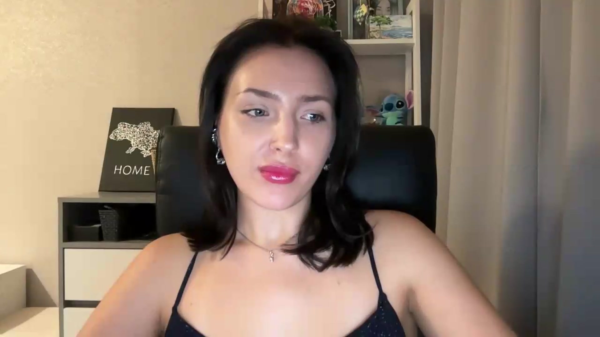 Gallery image thumbnail from Di_Pearl's myfreecams stream on, 08/28/2026, 22:22 image 10 of 20