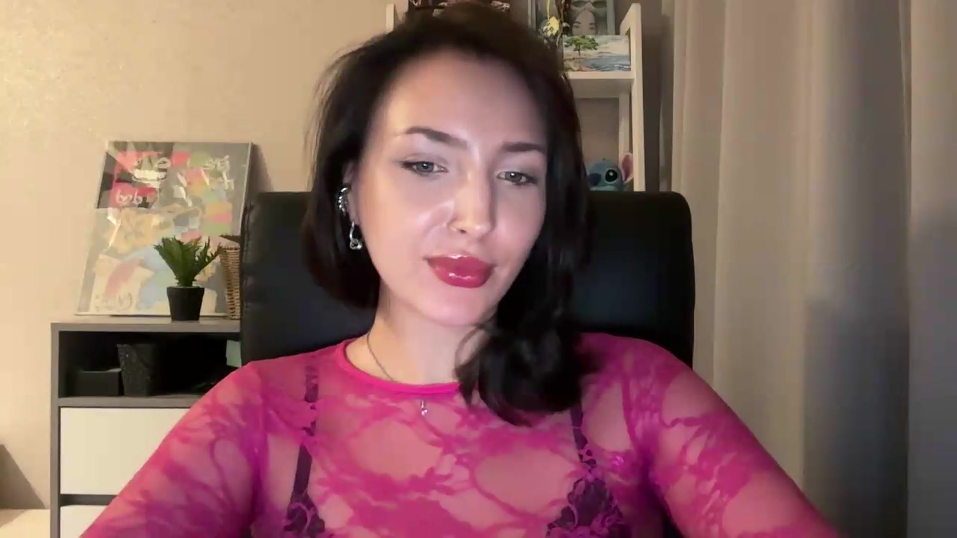 Gallery image thumbnail from Di_Pearl's myfreecams stream on, 08/30/2026, 21:04 image 18 of 20