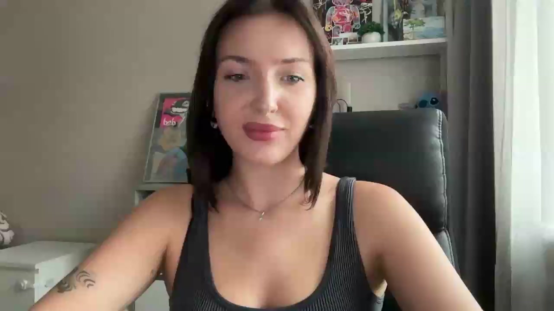 Gallery image thumbnail from Di_Pearl's myfreecams stream on, 08/31/2026, 15:13 image 19 of 20
