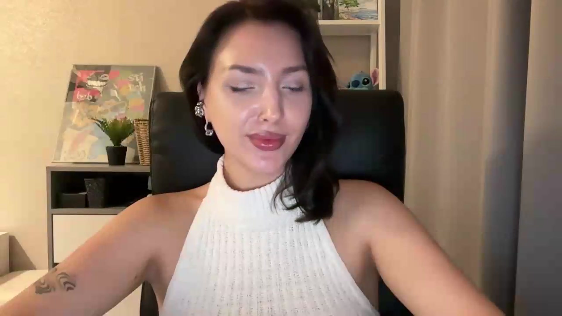 Gallery image thumbnail from Di_Pearl's myfreecams stream on, 09/03/2026, 22:19 image 7 of 20