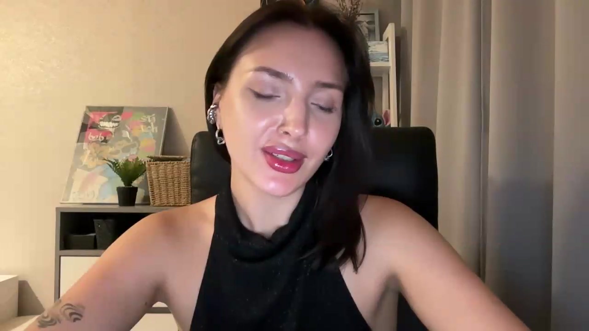 Gallery image thumbnail from Di_Pearl's myfreecams stream on, 09/04/2026, 22:24 image 6 of 20