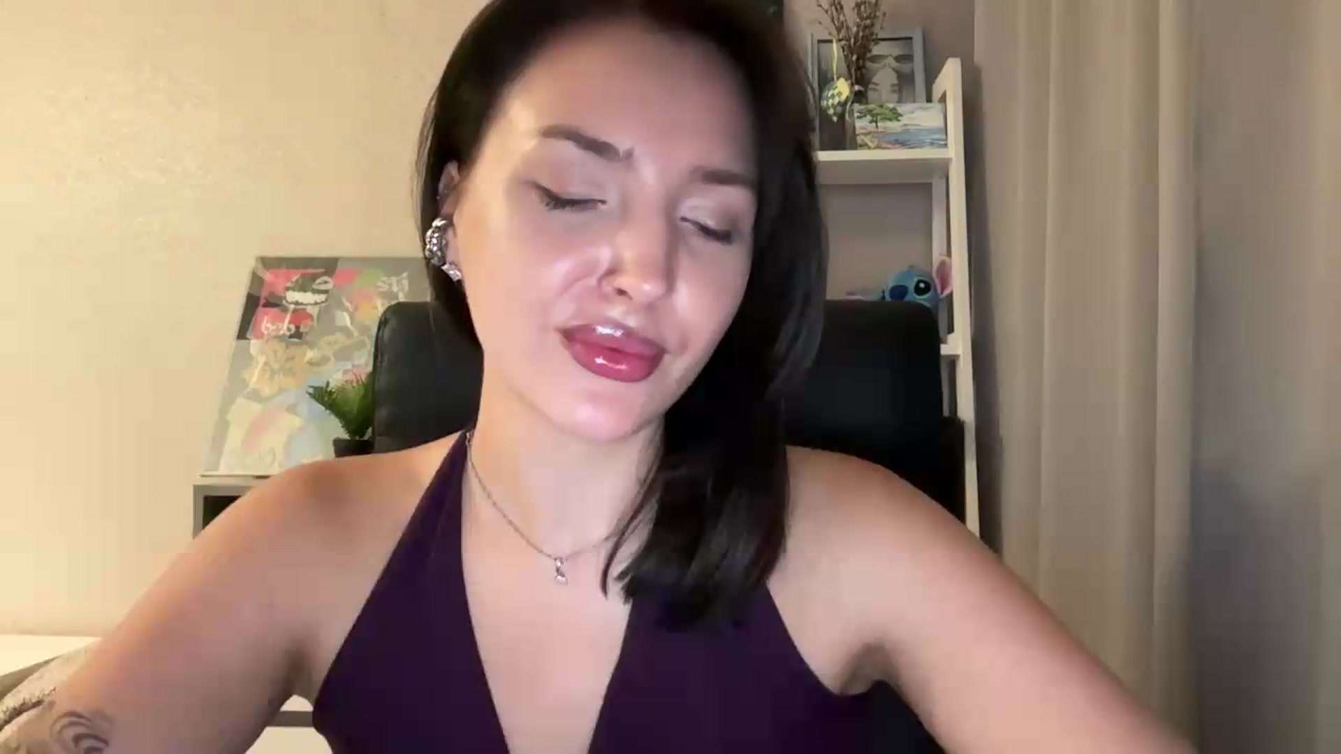 Gallery image thumbnail from Di_Pearl's myfreecams stream on, 09/06/2026, 22:11 image 13 of 20