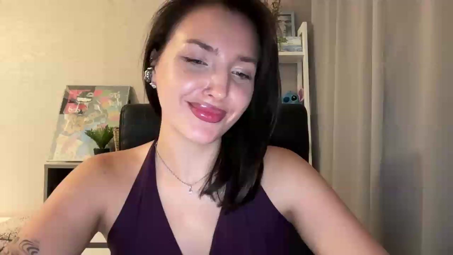 Gallery image thumbnail from Di_Pearl's myfreecams stream on, 09/06/2026, 22:11 image 17 of 20