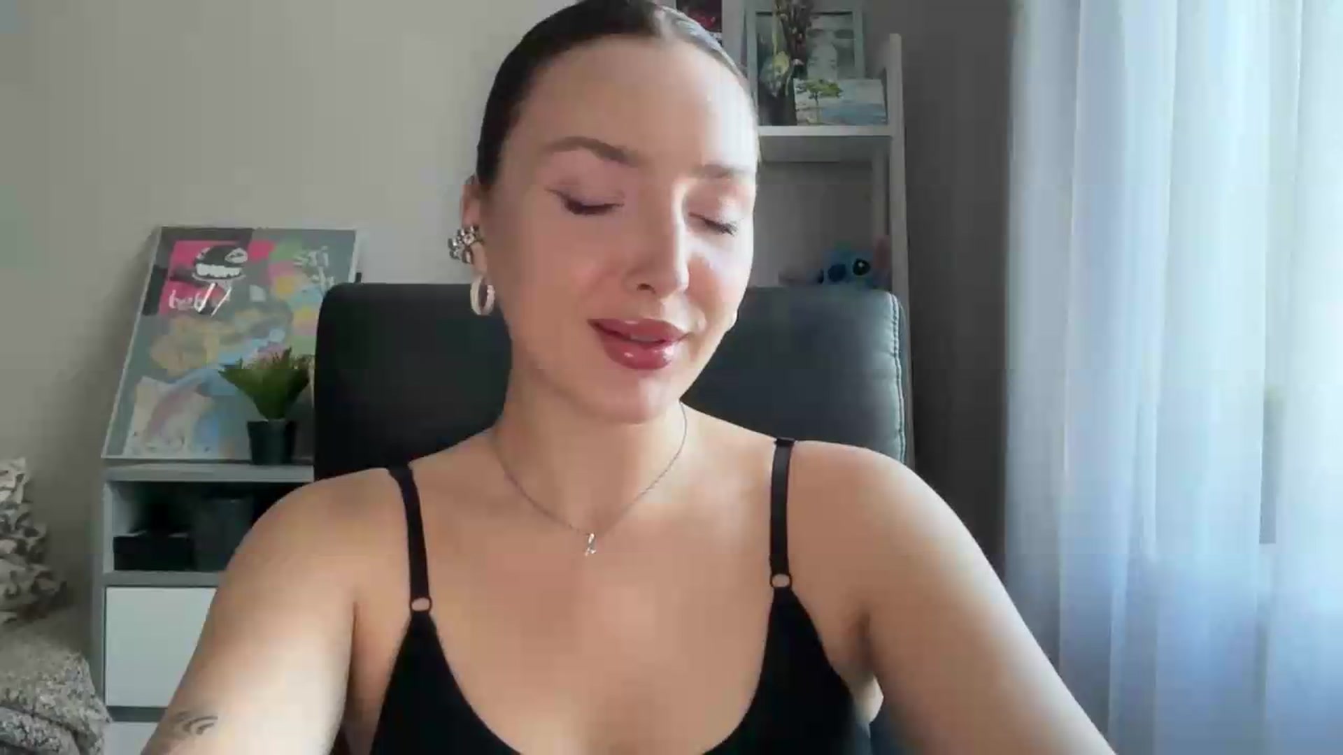 Gallery image thumbnail from Di_Pearl's myfreecams stream on, 09/07/2026, 15:12 image 6 of 20